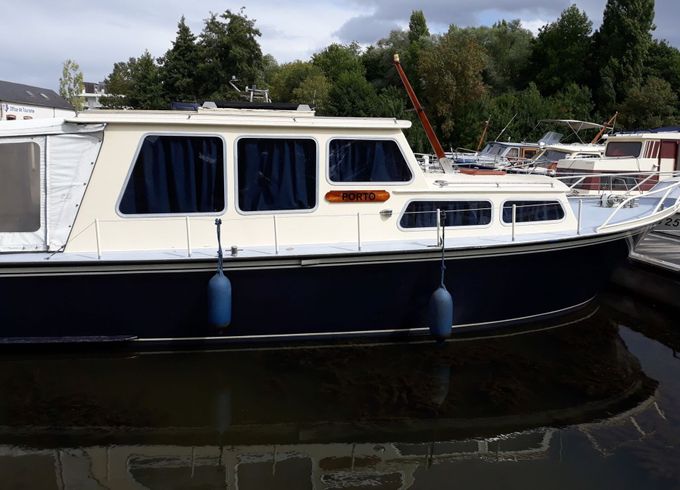Motorboat pikmeercruiser Vedette Hollandaise