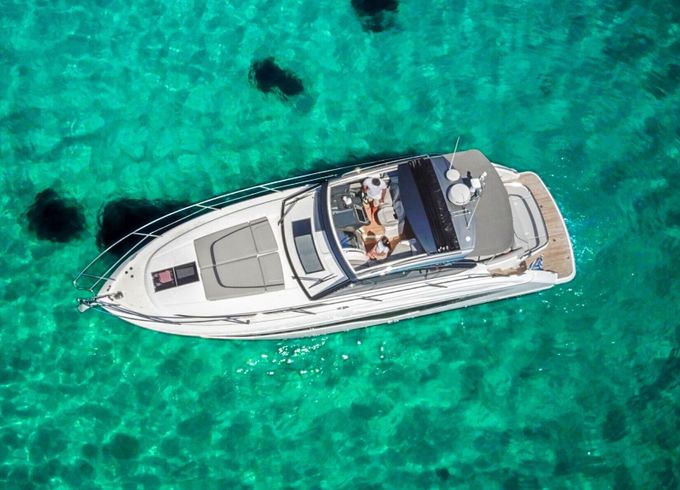 Motor yacht Princess V40 760hp