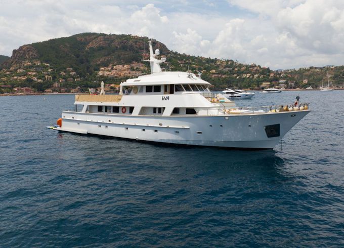 Motor yacht Cheoy Lee 35 2000hp