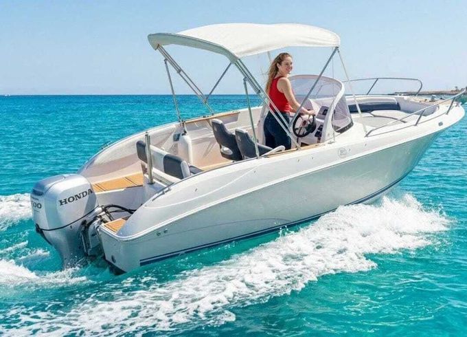 Motorboat Quicksilver 600 Commander 100hp