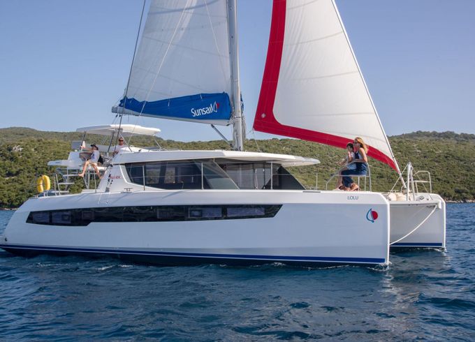Catamaran Sunsail 454L 13m