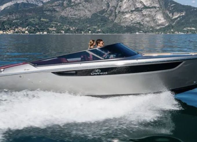 Motorboat Cranchi E26 350hp