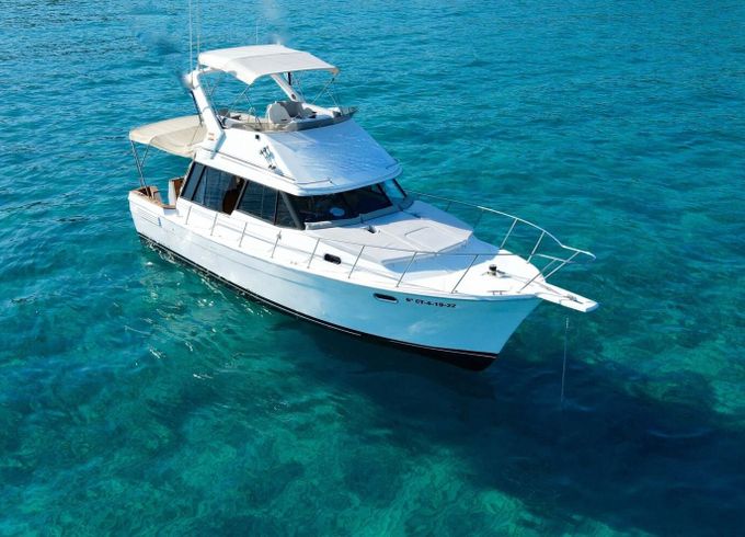 Motorboat Bayliner 3288 fly 400hp