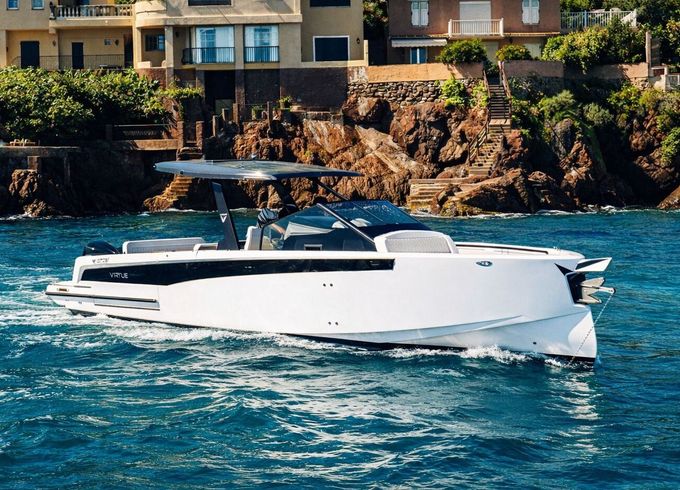 Motorboat Virtue yacht Top 10 600hp