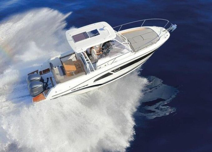 Motorboat Jeanneau CAP CAMARAT 9.0 WA 500hp