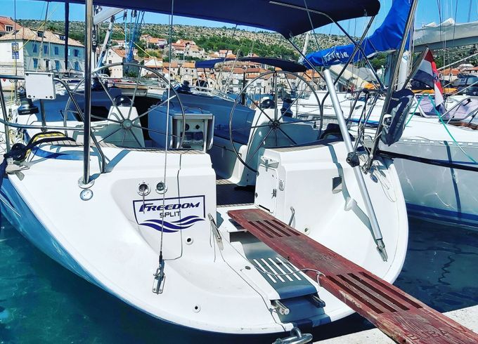 Sailboat All-Year-Round Holiday on a Sailboat with Skipper! Bavaria 44 13.6m