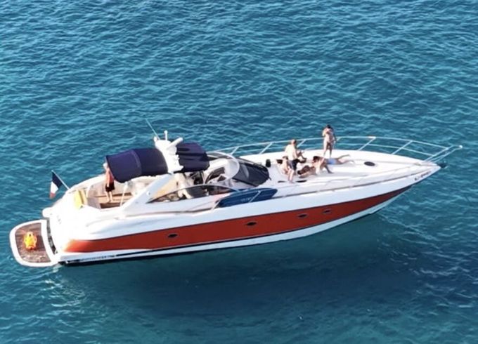 Motorboat Sunseeker predator 56 1600hp