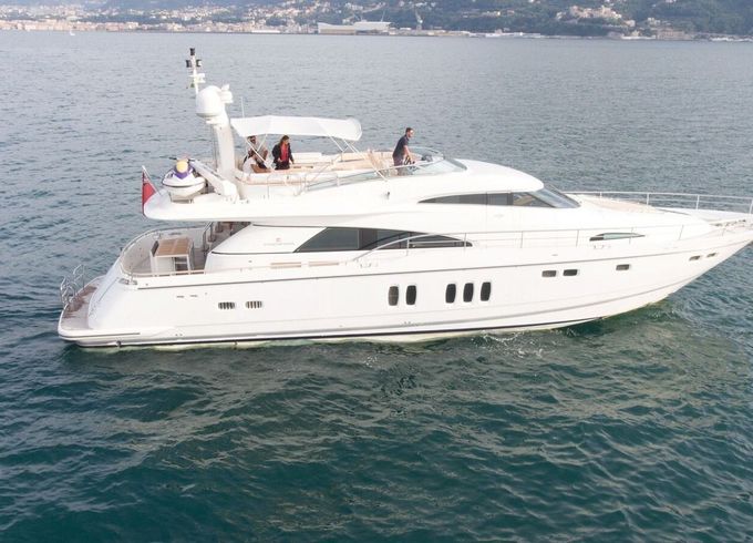 Motor yacht Fairline 74 Squadron 2312hp