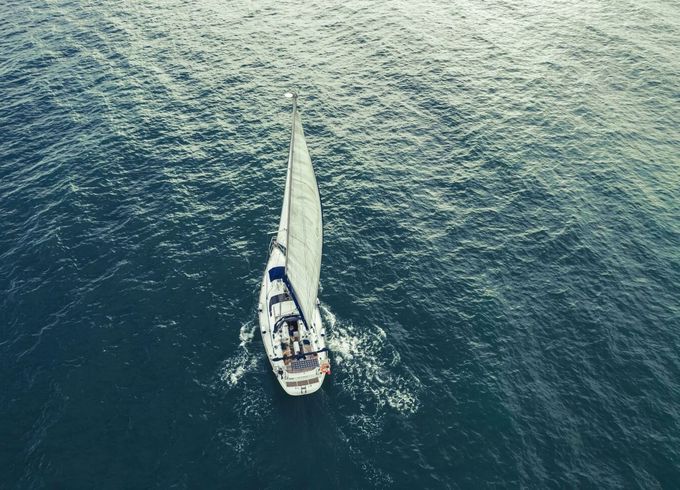 Sailboat Beneteau Oceanis 390 12m