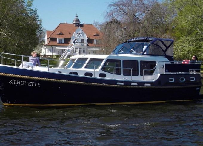 Motorboat Gruno 35 K Classic 100hp
