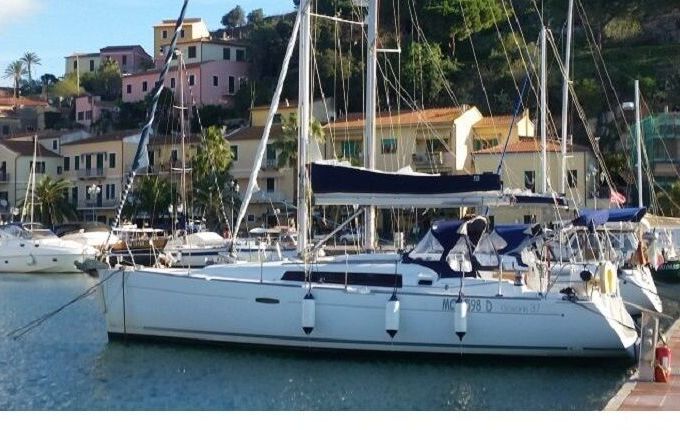 Sailboat BENETEAU OCEANIS 37 11.55m