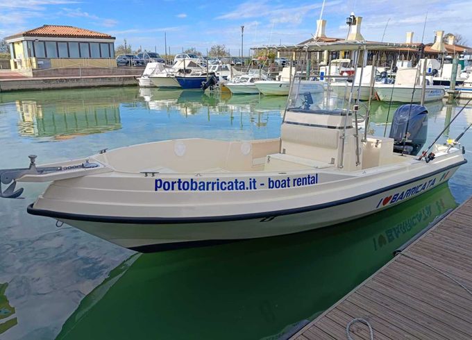 Motorboat Polyform Triakis 21 Open T top 175hp