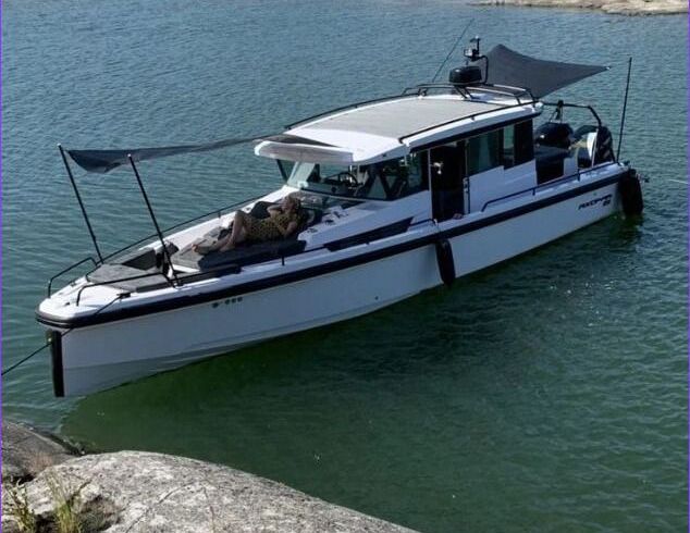 Motorboat Axopar 37 700hp