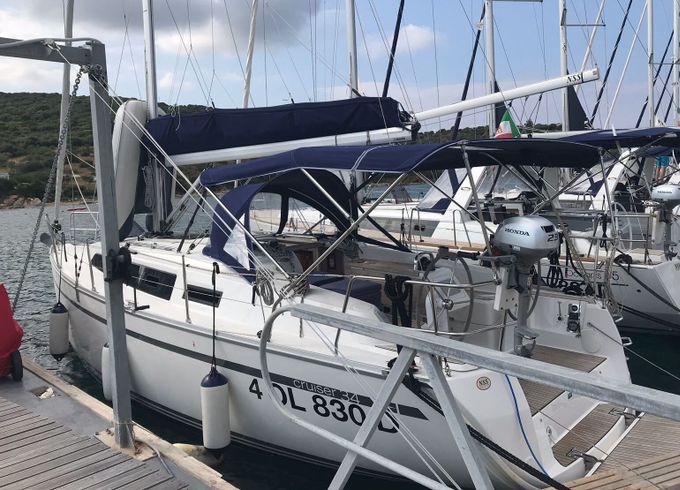 Sailboat BAVARIA CRUISER 34 10.2m