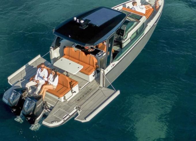 Motorboat Saxdor GTO 320 600hp