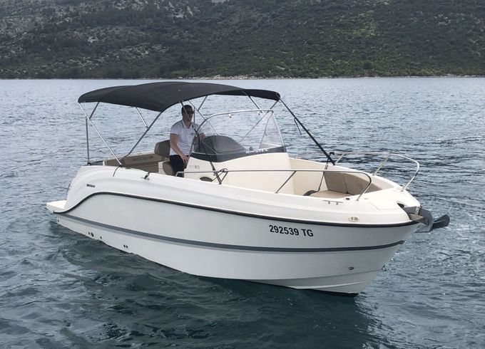 Motorboat Quicksilver Activ 805 Open 225hp