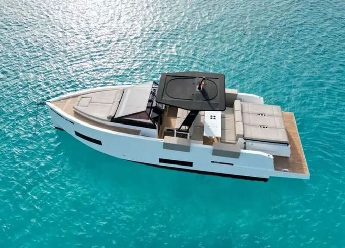 Motorboat De antonio D34 600hp