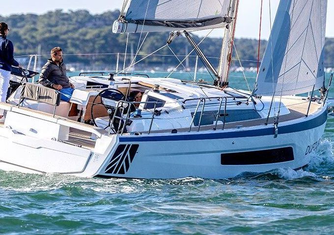 Sailboat Dufour Yachts Dufour 37 - 3 cab. 10m