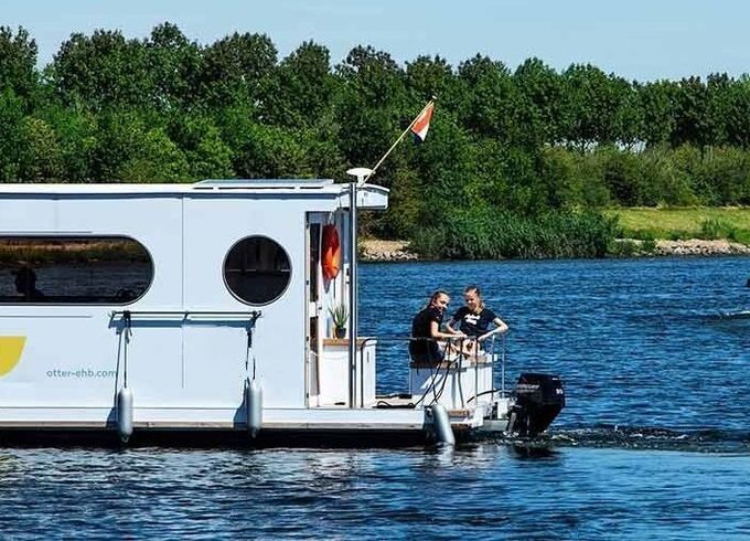 Houseboat Rolly Max 8.2