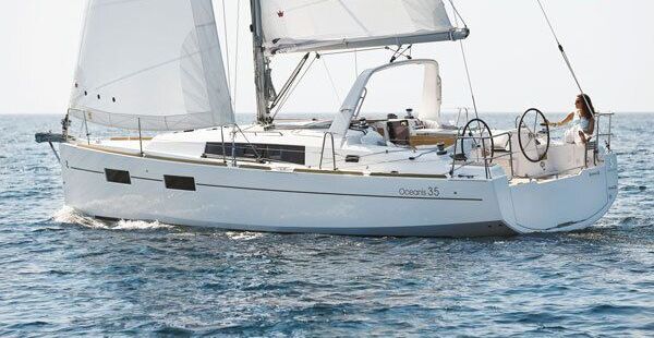 Sailboat Beneteau Oceanis 35 10.6m