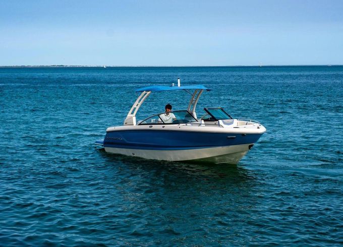 Motorboat Chaparral 247 SSX