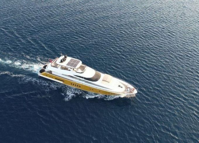 Motor yacht custom made 2012