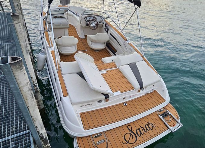 Motorboat Glastron GT 205 220hp