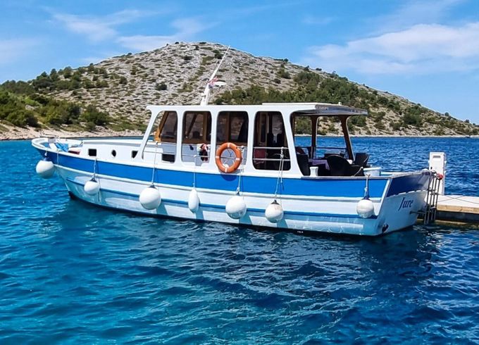 Motorboat True Boat Croatia Private Tours 300hp