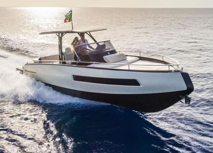 Motorboat Invictus 280 300hp