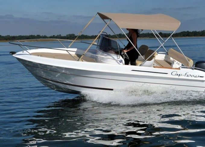 Motorboat B2 MARINE CAP FERRET 702 200hp