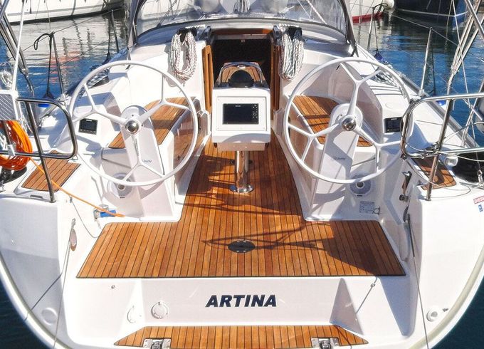 Sailboat BAVARIA 34 CRUISER 10.71m