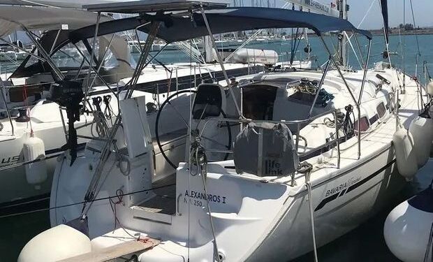Sailboat Bavaria 37 11m