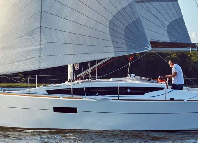 Sailboat JEANNEAU SUN ODYSSEY 319 9.8m