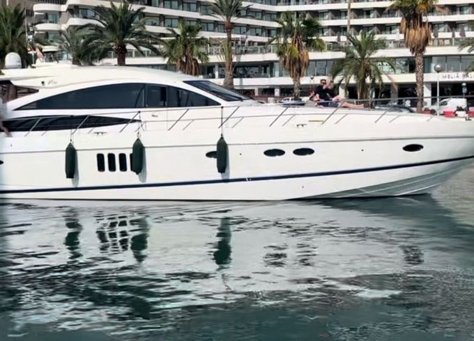 Motor yacht Princess V70 2500hp