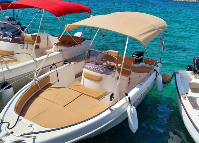 Motorboat Saver Saver 550 open