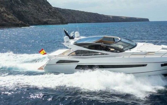 Motor yacht Sunseeker Predatory 68 1270hp