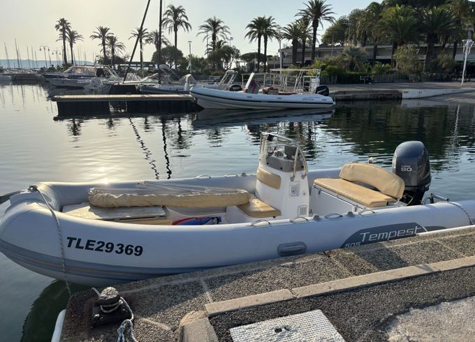 Motorboat Capelli Tempest 80hp