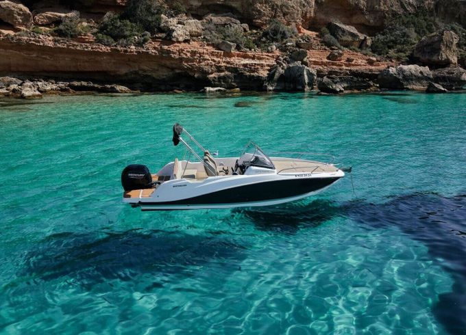 Motorboat Quicksilver Activ 605 Sundeck 150hp