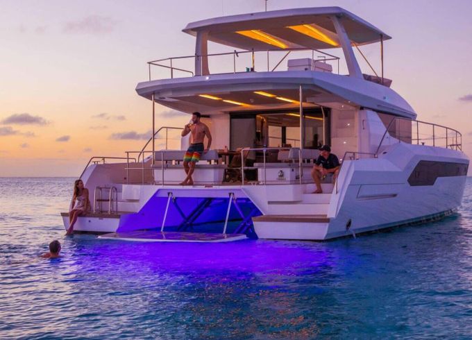 Catamaran Leopard 53 15.4m