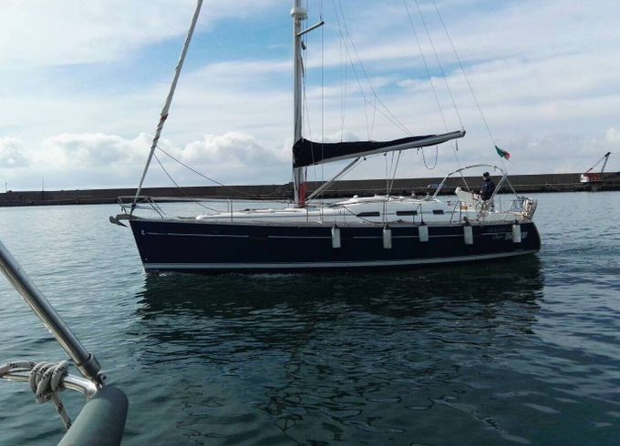 Sailboat Beneteau Oceanis Clipper 393 12m