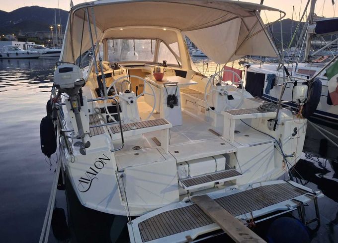 Sailboat Oceanis 38.1 11.8m