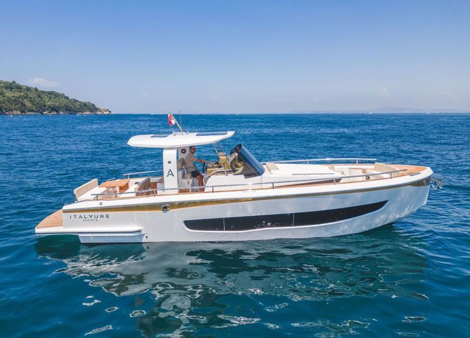 Motorboat Italyure Yachts 38 740hp