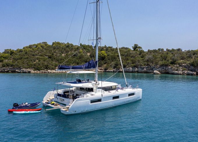 Catamaran Lagoon 46 Owners Version 13m