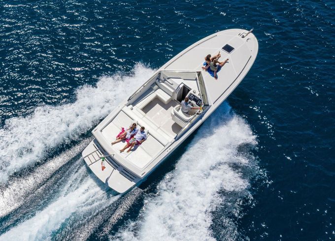 Motorboat Tornado 38 662hp