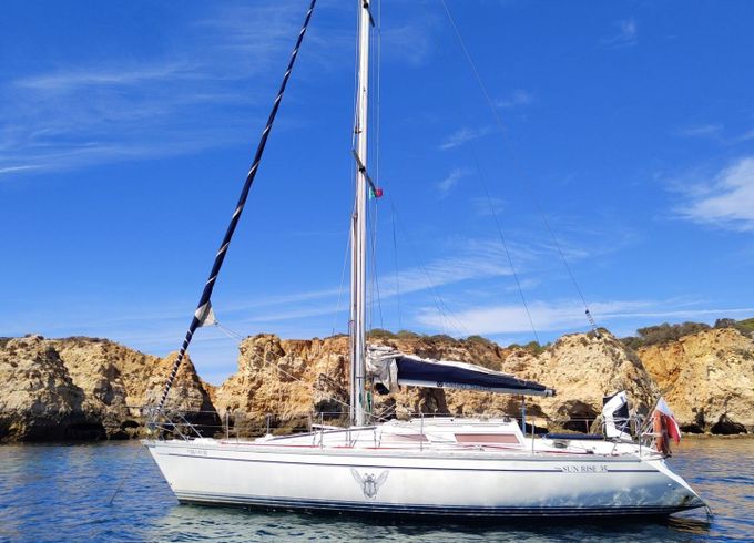Sailboat Jeanneau Sun Rise 10.5m