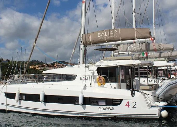 Catamaran Bali 4.2 12.85m