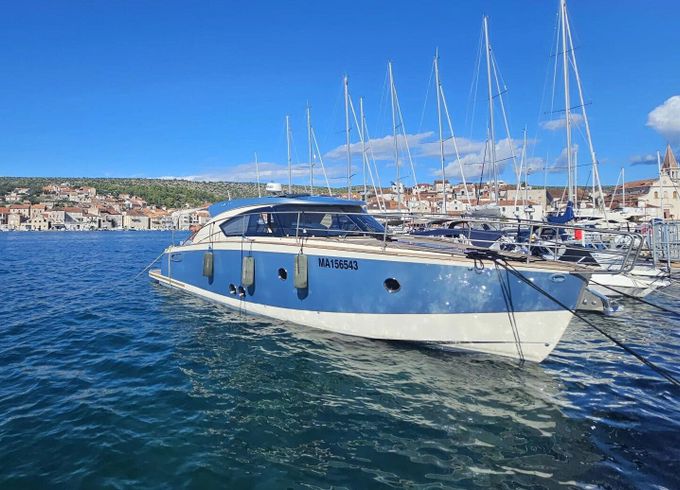 Motorboat Brioni 44
