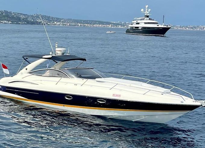 Motor yacht Sunseeker Hawk 34 520hp