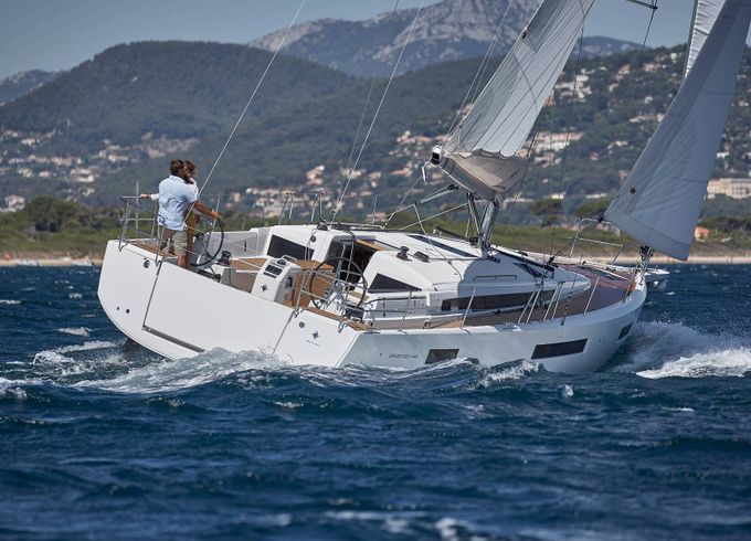 Sailboat Sun Odyssey 440 12m