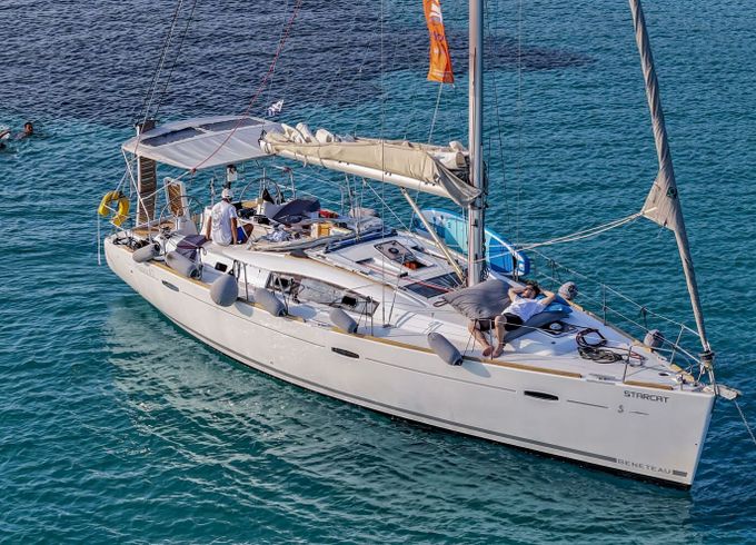 Sailboat Beneteau Oceanis 43 13m